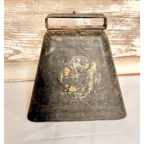 Cow Bell , Antique Cow Bell, Rustic Cow Bell, Farm Cow Bell, Farmhouse Decor - Picture 4 of 8